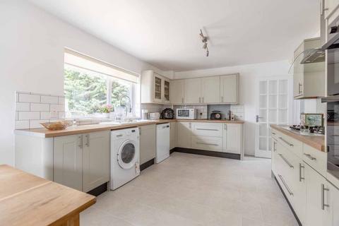 36 The Avenue, Wraysbury, Staines, TW19 5HA