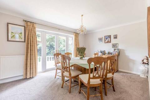 36 The Avenue, Wraysbury, Staines, TW19 5HA