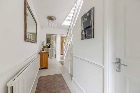 36 The Avenue, Wraysbury, Staines, TW19 5HA