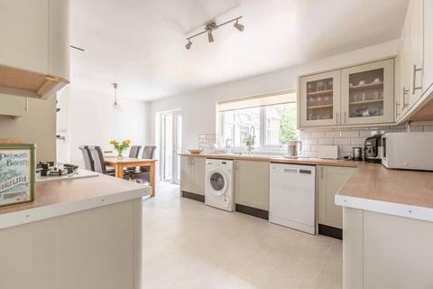 36 The Avenue, Wraysbury, Staines, TW19 5HA