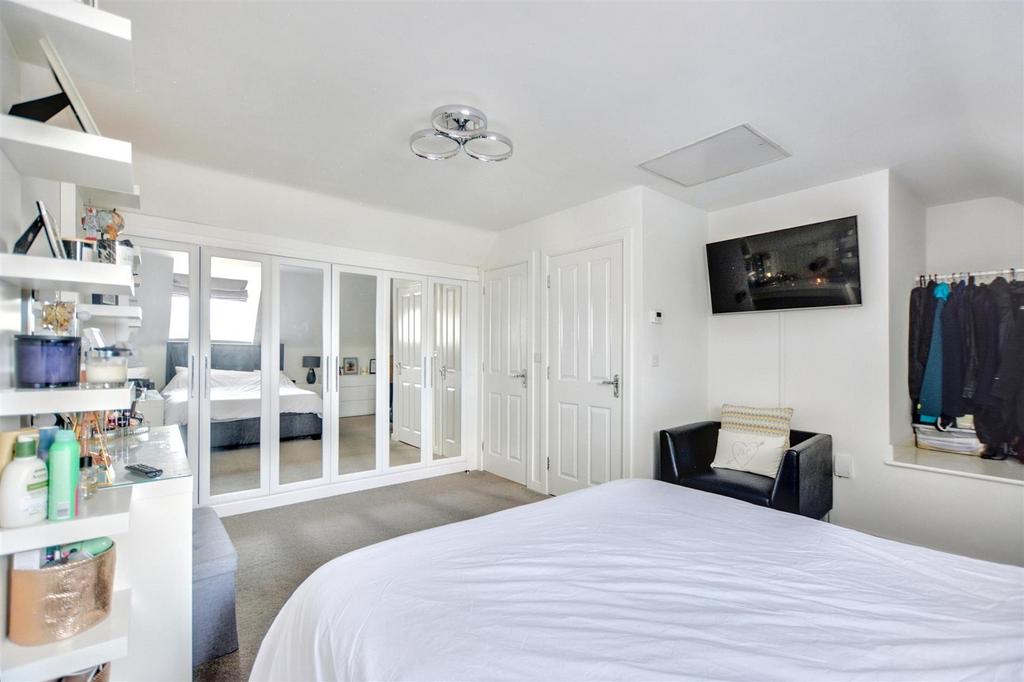 Bedroom 1 3.jpeg