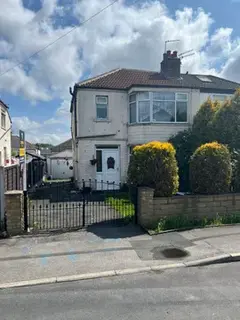 3 bedroom semi-detached house for sale, Leeds LS28