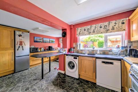 8 Bodiam Avenue, Tuffley, Gloucester, GL4 0TJ