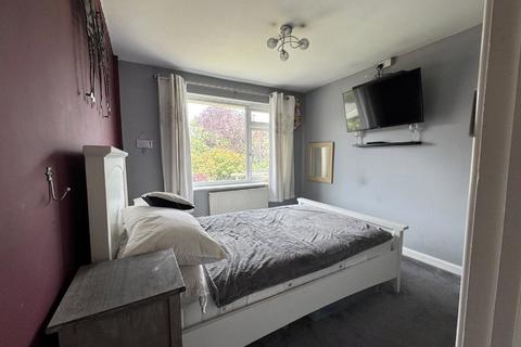8 Bodiam Avenue, Tuffley, Gloucester, GL4 0TJ