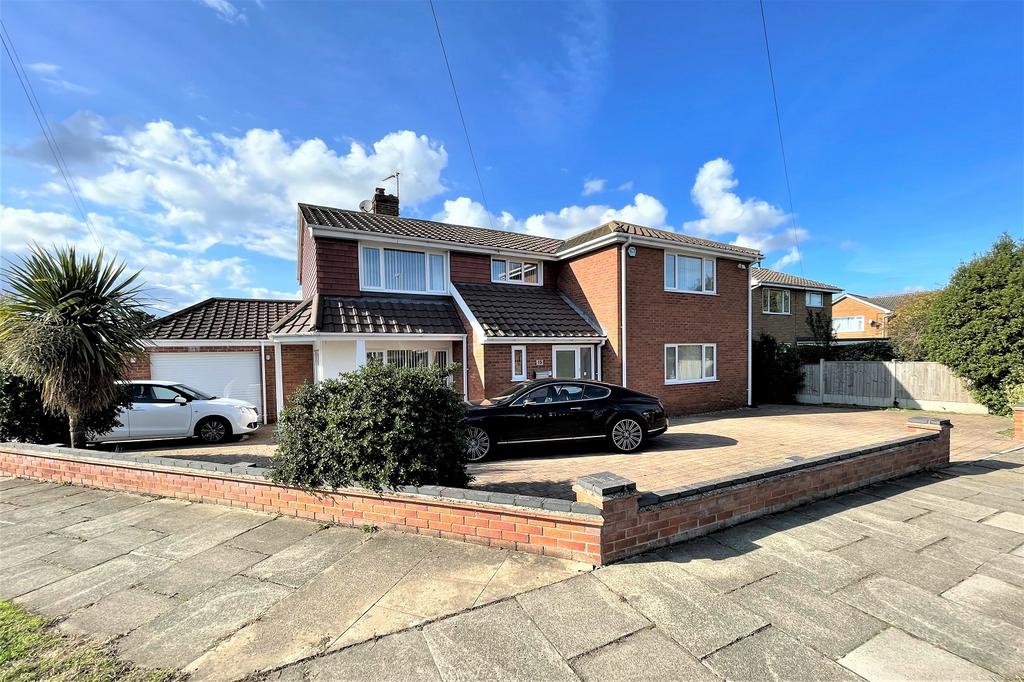 A stunning executive style detached residence o