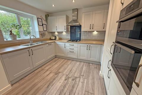 4 bedroom detached house for sale, Dewberry Road, Tidbury Green, Solihull, B90 1UH