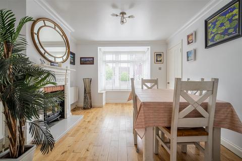 Lea View Lovel Road, Winkfield, Windsor, SL4 2ES