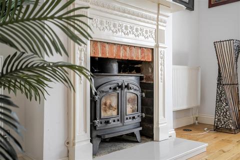 Lea View Lovel Road, Winkfield, Windsor, SL4 2ES