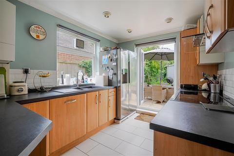 Lea View Lovel Road, Winkfield, Windsor, SL4 2ES