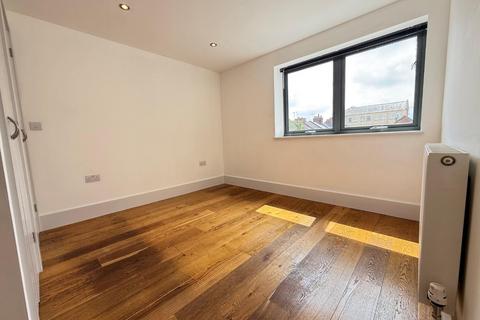 2 bedroom apartment for sale, Colwyn Road, Northampton NN1