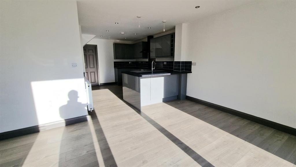 Open Plan Kitchen / Diner