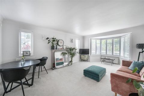 Flat 4, Essex House Watts Road, Thames Ditton, KT7 0BY