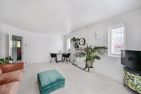 Flat 4, Essex House Watts Road, Thames Ditton, KT7 0BY