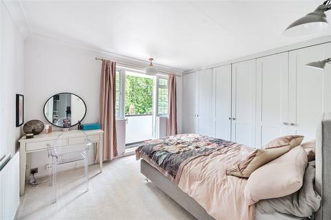 Flat 4, Essex House Watts Road, Thames Ditton, KT7 0BY