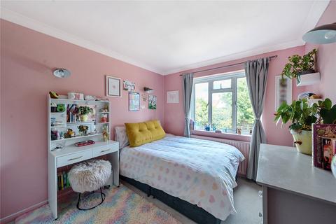 Flat 4, Essex House Watts Road, Thames Ditton, KT7 0BY