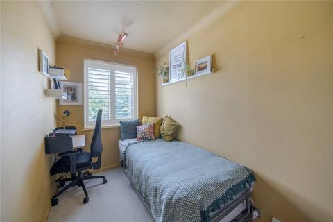 Flat 4, Essex House Watts Road, Thames Ditton, KT7 0BY