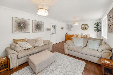 3 bedroom semi-detached house to rent, Almond Drive, Burtonwood, WA5