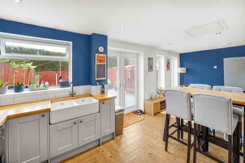3 bedroom semi-detached house to rent, Almond Drive, Burtonwood, WA5