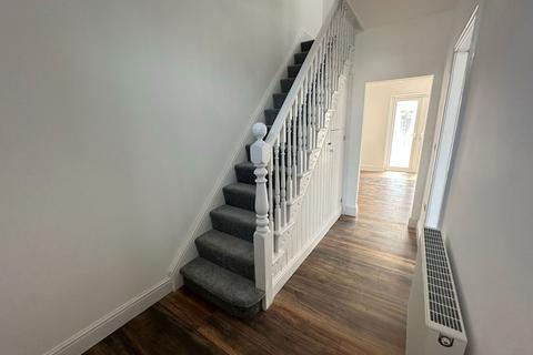 35 Brynlloi Road, Glanamman, Ammanford, SA18 1EQ