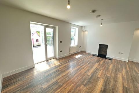35 Brynlloi Road, Glanamman, Ammanford, SA18 1EQ