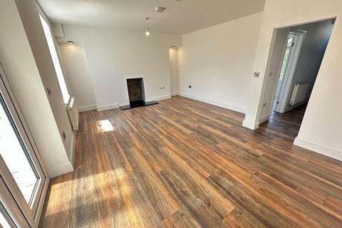 35 Brynlloi Road, Glanamman, Ammanford, SA18 1EQ