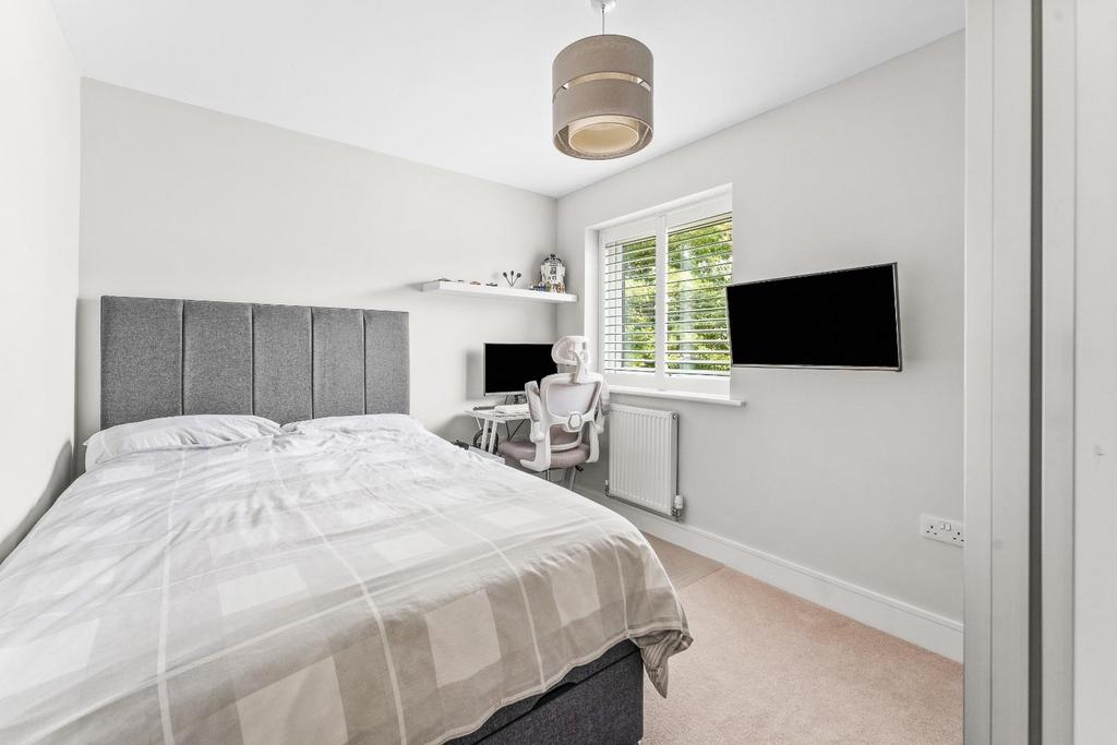 8 Pippin Close Claverham BS49 4 GF 26.jpg