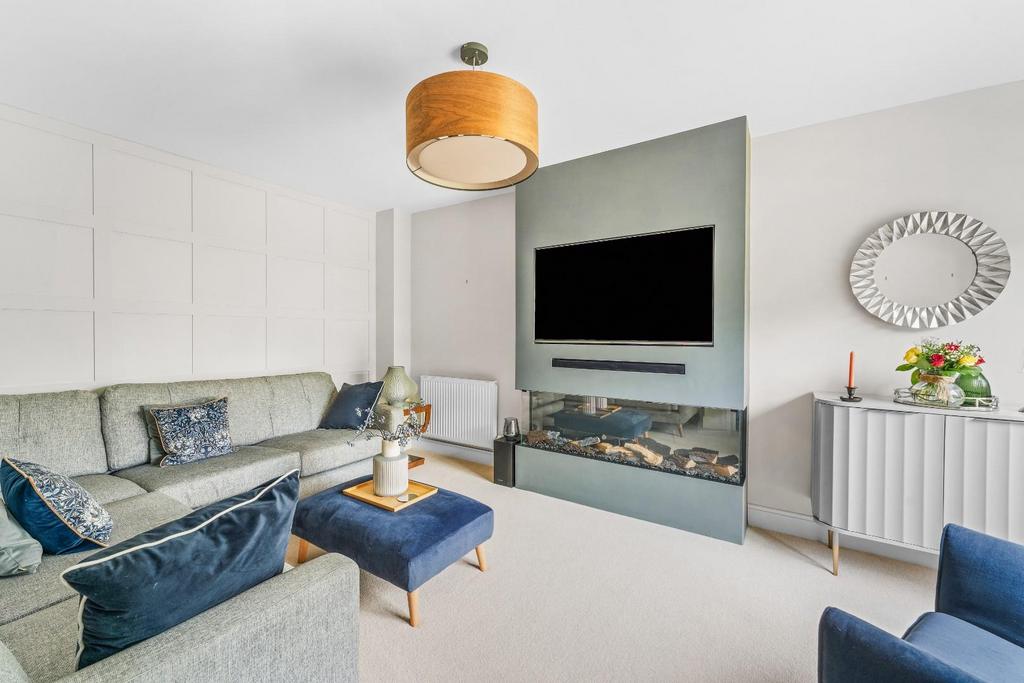 8 Pippin Close Claverham BS49 4 GF 11.jpg