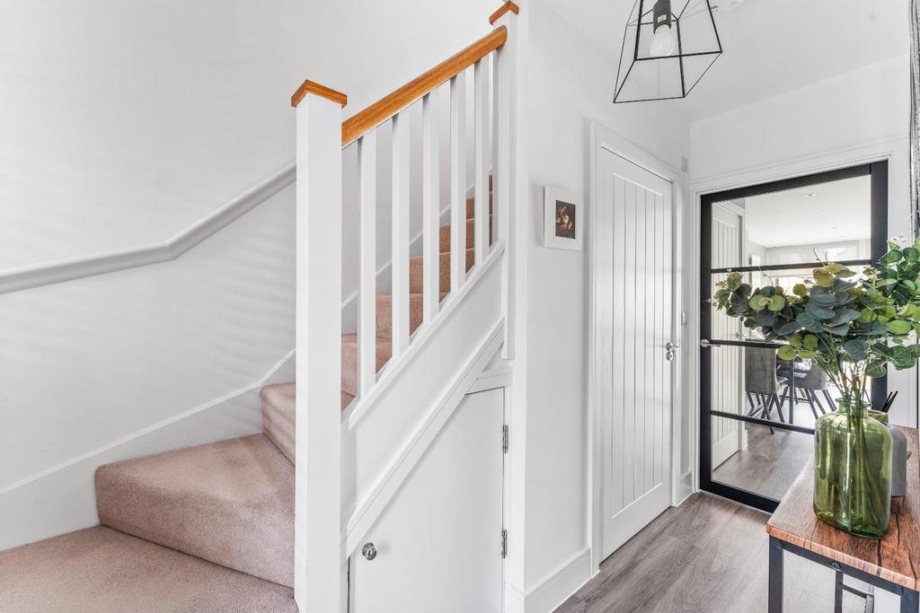 8 Pippin Close Claverham BS49 4 GF 16.jpg