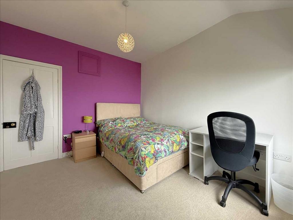 Bedroom (front)