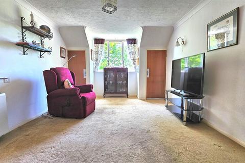 1 bedroom apartment for sale, Links Road, Gorleston