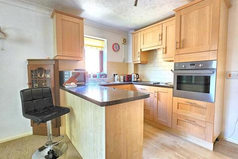 1 bedroom apartment for sale, Links Road, Gorleston