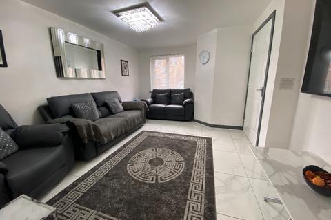 3 bedroom semi-detached house to rent, Barrel Path, Darnley, Glasgow, G53