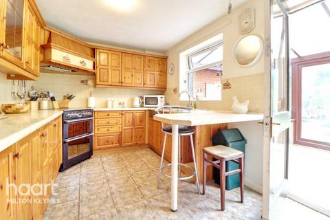 15 Fairways, Two Mile Ash, Milton Keynes, MK8 8AL