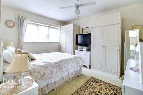 15 Fairways, Two Mile Ash, Milton Keynes, MK8 8AL