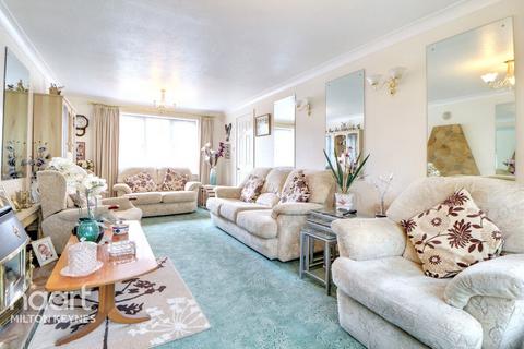 15 Fairways, Two Mile Ash, Milton Keynes, MK8 8AL