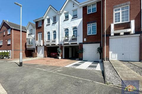 4 bedroom townhouse to rent, Oxford Road, Southport PR8