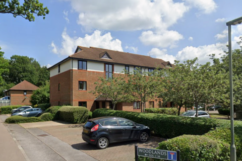 1 bedroom flat to rent, Woodlands, Copse Lane, Horley RH6