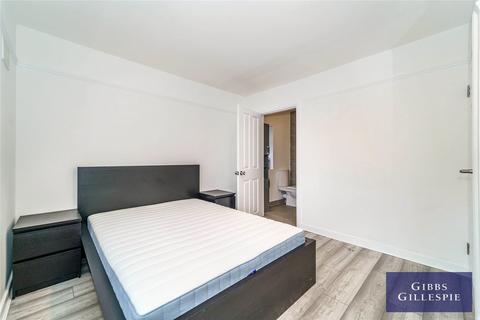 4 bedroom semi-detached house to rent, Cherry Crescent, Brentford, TW8