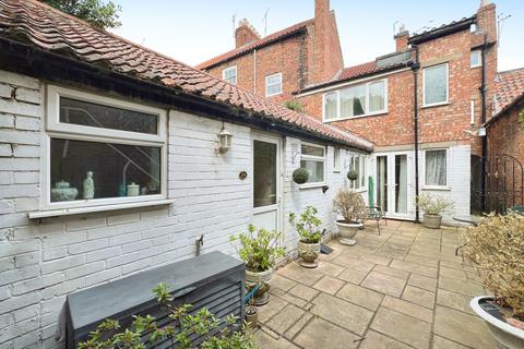 24 Castlegate, Grantham, NG31 6SW