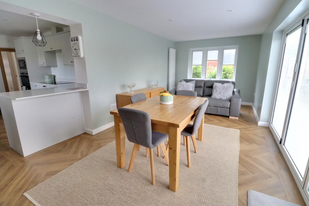 Family/dining room