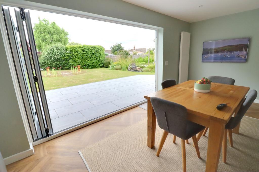 Family/dining room