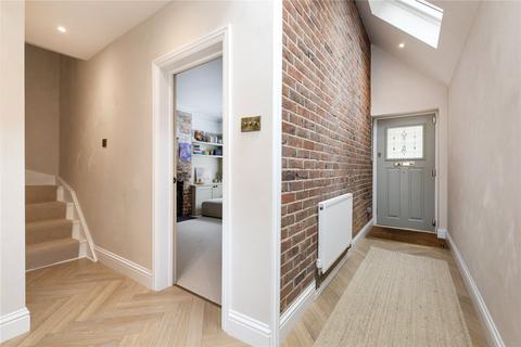 10 Fenns Lane, West End, Woking, GU24 9QF