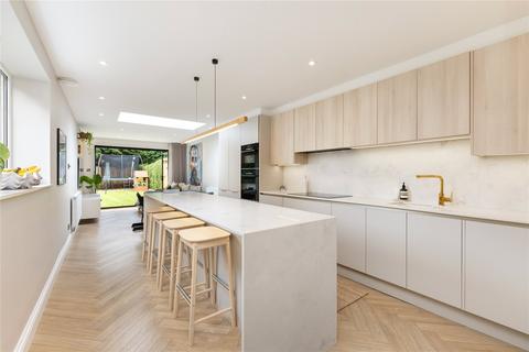 10 Fenns Lane, West End, Woking, GU24 9QF