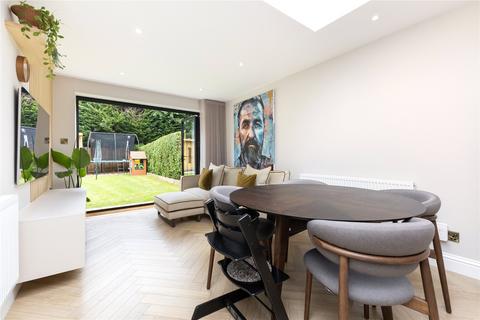 10 Fenns Lane, West End, Woking, GU24 9QF