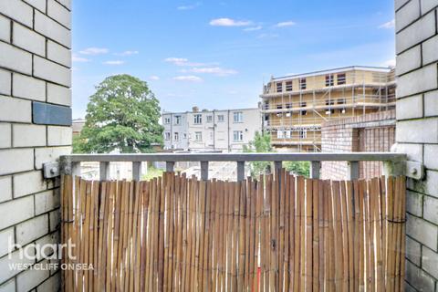 2 bedroom flat for sale, Hamlet Court Road, Westcliff-On-Sea