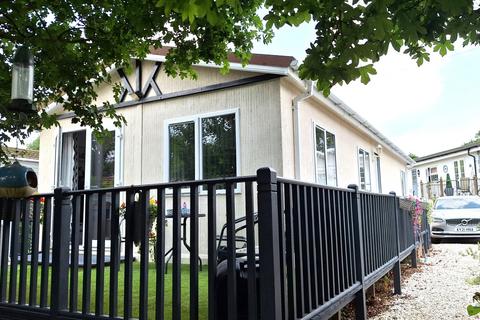 2 bedroom park home for sale, Chalk Hill Lane, Great Blakenham IP6