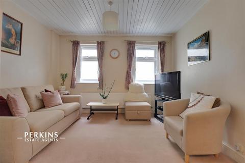 4 bedroom semi-detached house for sale, Greenford, UB6
