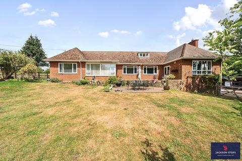 4 bedroom detached house for sale, Heath Road, Great Brickhill, Buckinghamshire, MK17