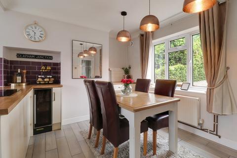 75 The Oval, Wood Street Village, Guildford, GU3 3DW