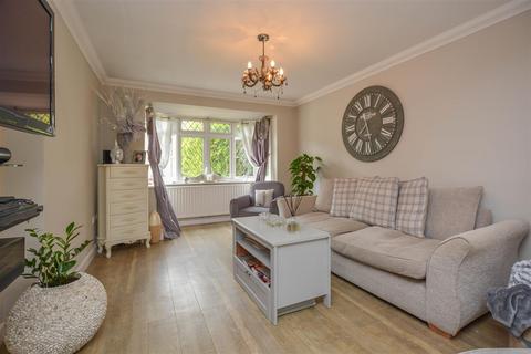 4 bedroom semi-detached house for sale, Victors Crescent, Hutton, Brentwood
